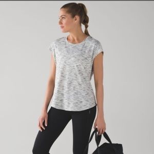 LULULEMON TOP